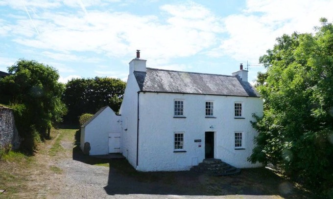 Haverfordwest House | Ty'r Castell in St Davids Peninsula
