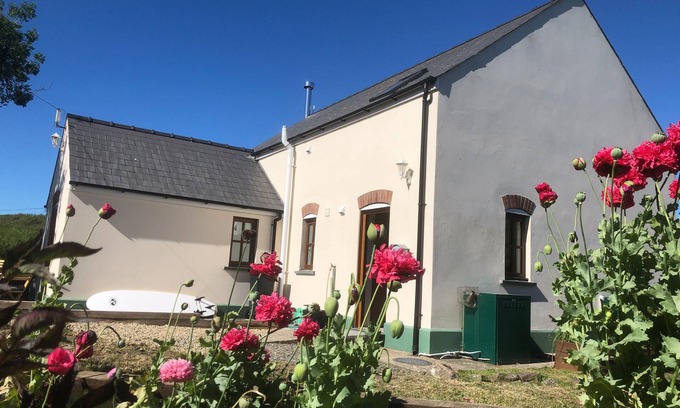 Penycwm Cottage | TY RHOSYN, pet friendly, with open fire in Solva