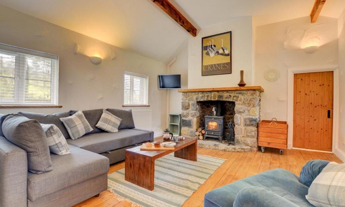 Llanrhychwyn House | Ty Rowan