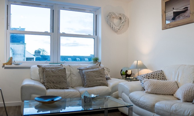 Pembroke Dock Cottage | TY WENDY, country holiday cottage in Pembroke Dock