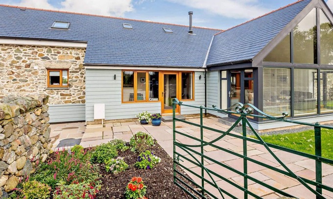 Menai Bridge House | Tyddyn Hendre Menia Bridge