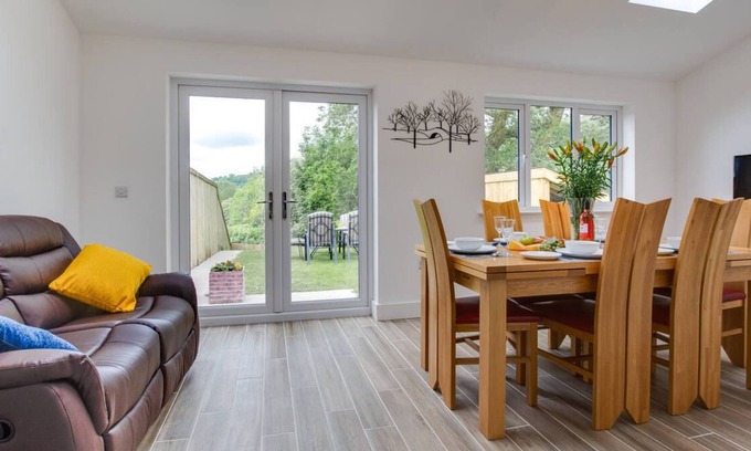 Llanfynydd House | Tyisaf in Llanfynydd