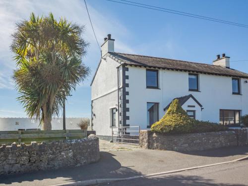 Moelfre House | Tyn Y Berth