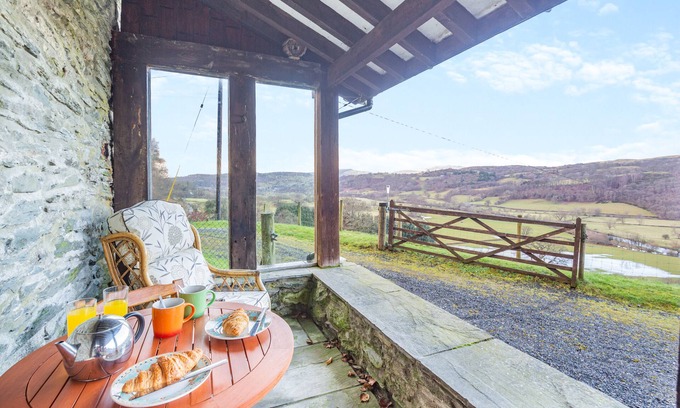 Pennant Melangell House | Tyn Y Fron Barn - One Bedroom House, Sleeps 2