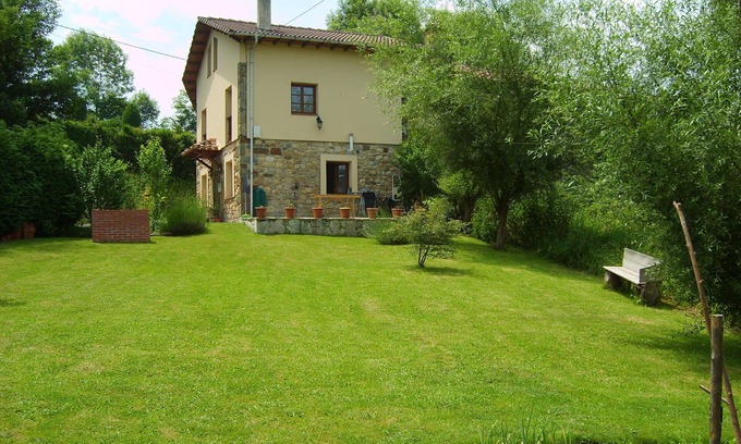 Romillo House | Typical Asturian House For Up To 6+ People With Private Garden