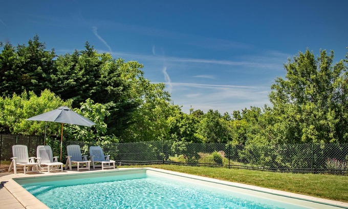 Montcabrier House | Typical French house with pool and views