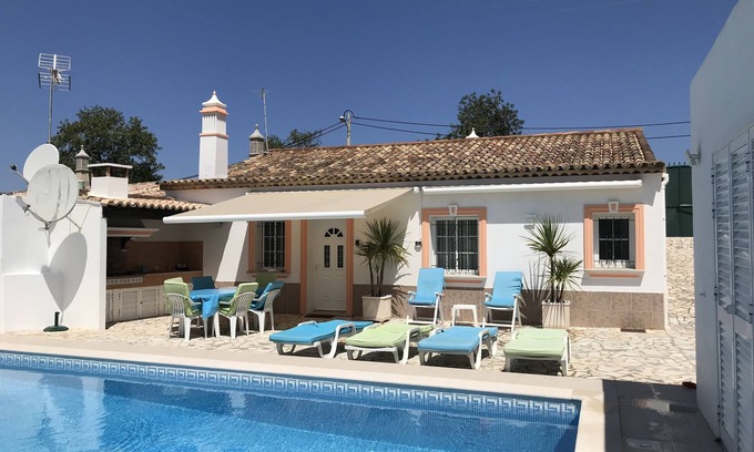 Gorjoes House | Typical house with private pool to rest in the authentic Algarve - Free wifi