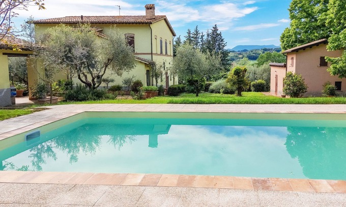 San Severino Marche House | Typical Le Marche region house surrounded by lush greenery, perfect for holidays and relaxation!