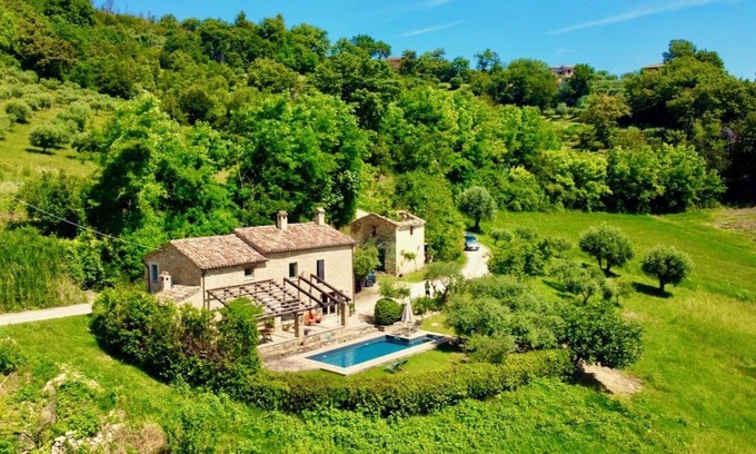 Penna San Giovanni Villa | Typical Marchegian charm house, quiet and beautifully located.