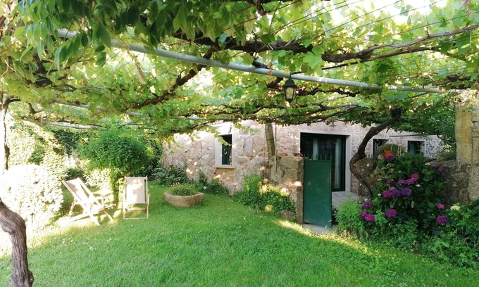 Ribadumia Cottage | Typical restored farmhouse