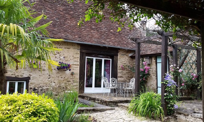 Clermont-d'Excideuil House | Typical stone house with swimming pool surrounded by nature