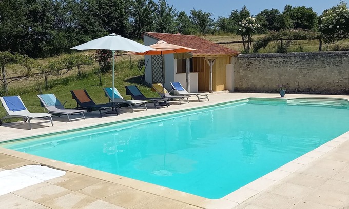 Mouzay House | Typical touraine farm in rural surroundings with lake, woods and swimming-pool.