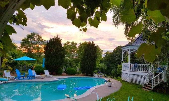Philomont Bed & Breakfast | Tyrolean Garden Suite w/pool/private entrance n patio n