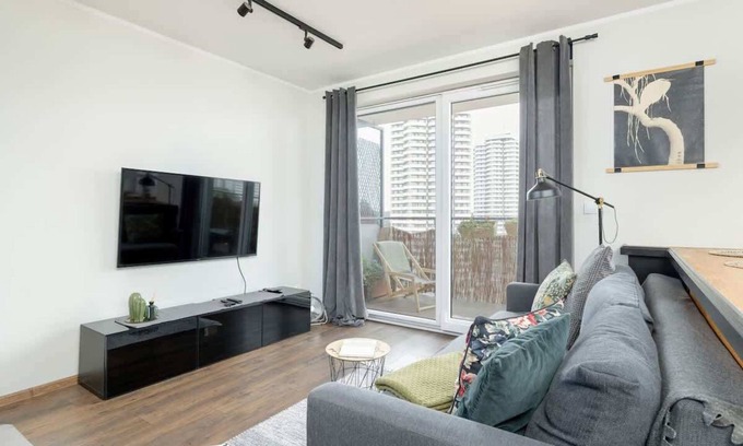 Katowice Apartment | Tysiąclecia 24 | Charming Apartment | Parking
