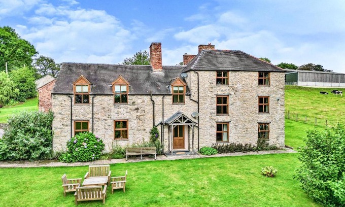 Denbigh House | Tywysog