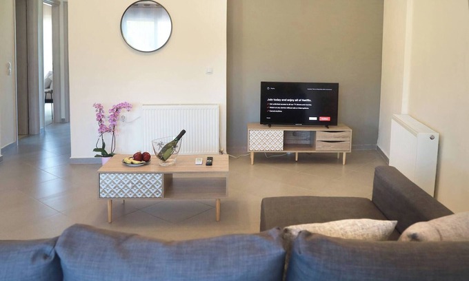 Perivolia Apartment | Tzei House - 5min drive to beach