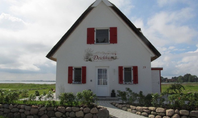 Juliusruh House | u with direct lagoon views. Only a stone's throw v Baltic Sea beach.