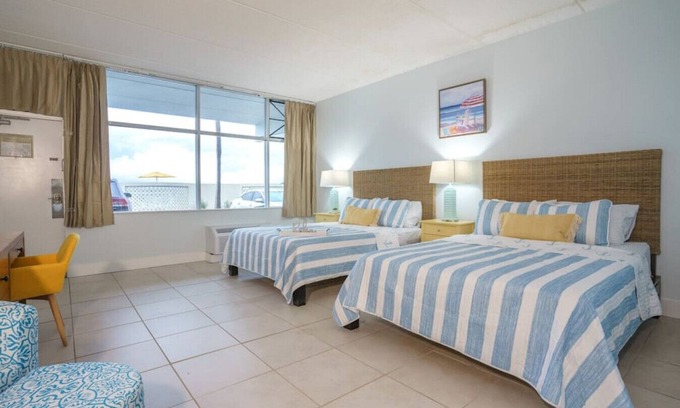 Ruskin Condo | U513 Cool Vibes Ground Unit- Pools, Beach, Gym, Pier, Courts!