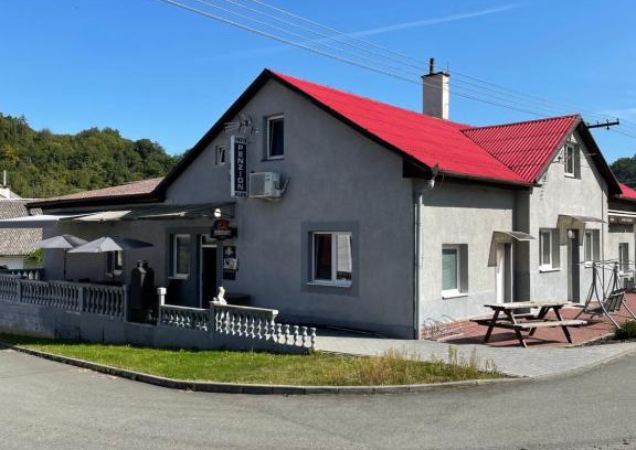 Bouzov House | Ubytování Kozov