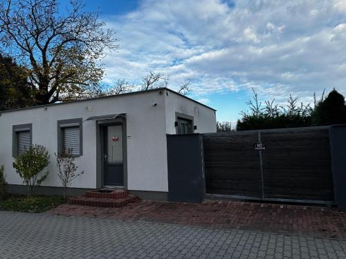 Prague 19 Apartment | Ubytováni Vinoř