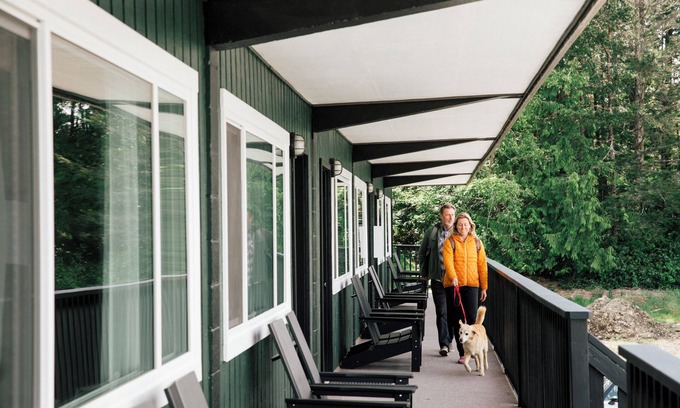 Ucluelet Hotel | Ucluelet Wildwood Inn