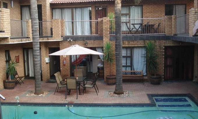 Eldoraigne House | Uitsigpark Guest@home4U