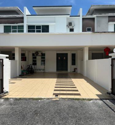 Taman Teratai House | Ulike~home stay~Setia residen~4room