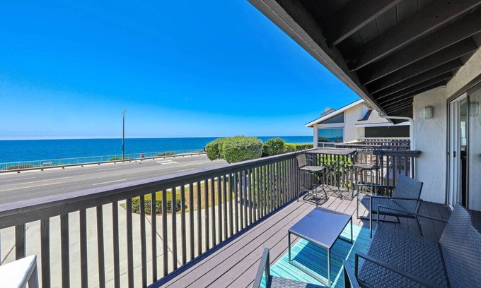 Carlsbad House | Ultimate Beach House for Your Next Vacay~50 feet from the Beach!
