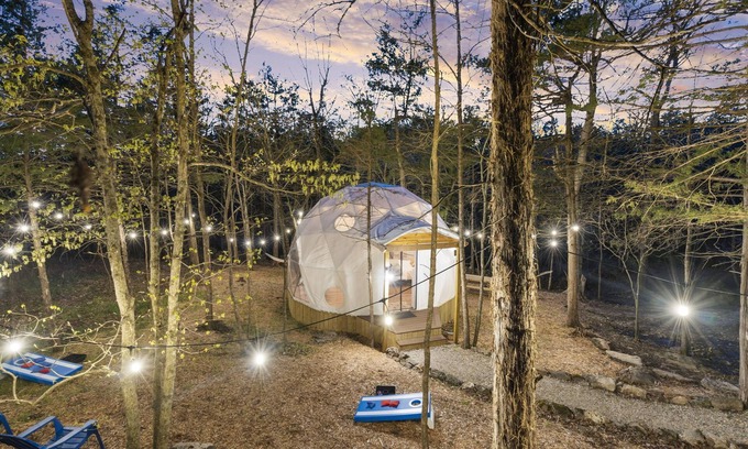 Eagle Rock House | Ultimate Couple's Getaway | Hot Tub & Trails