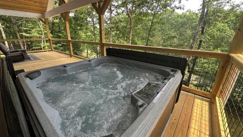 Cleveland House | Ultimate Couples Retreat w Fenced Yard for Pet