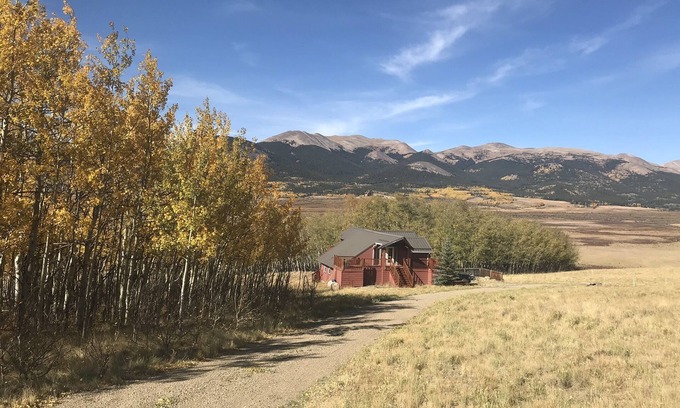 Michigan Hill Cabin | Ultimate Family Vacation Dream in our Cozy Cabin - Perfect for 2-3 Families