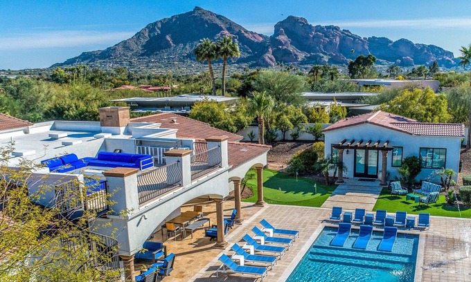 Paradise Del Este House | Ultimate Group Getaway - Pool, Pickleball, Splash Pad & Guest Casita