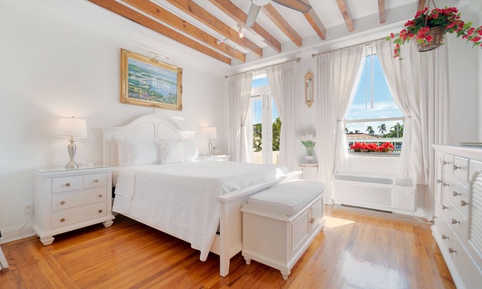 Palm Beach - West Palm Beach Condo | Ultimate Palm Beach Island with Grande Terrace