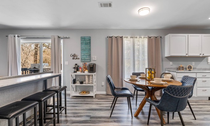 Long Pond House | Ultimate Poconos Family Escape! Games, Firepit, Theater Vibes & More