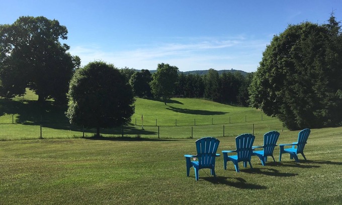 Honor House | Ultimate privacy beside Sleeping Bear Dunes National Park, 3 miles to Empire
