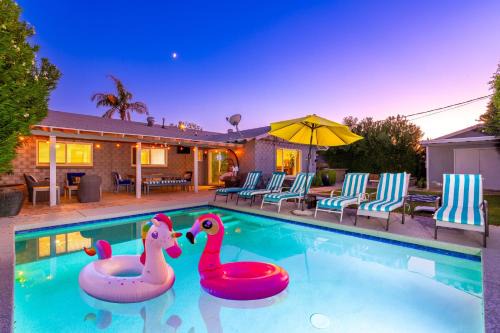 South Scottsdale House | Ultimate, Scottsdale Getaway! Pool, BBQ, Sleeps 14