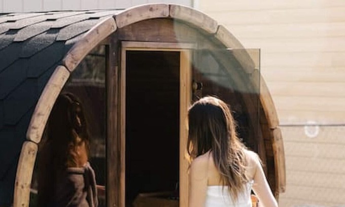 East Central House | Ultimate South Hill retreat sauna hot tub & arcade