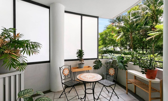 Ultimo Apartment | Ultimo - WATT1 - Wattle Street - Modern 1BR with Balcony Parking in Ultimo Near Chinatown Light Rail