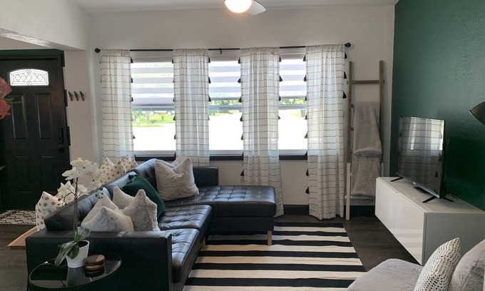 Coquina Key House | Ultra-cute, newly renovated modern 2/1 home