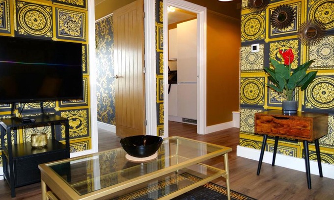Rotherham Apartment | Ultra Deluxe Versace Apartment Near Sheffield FULL SKY TV
