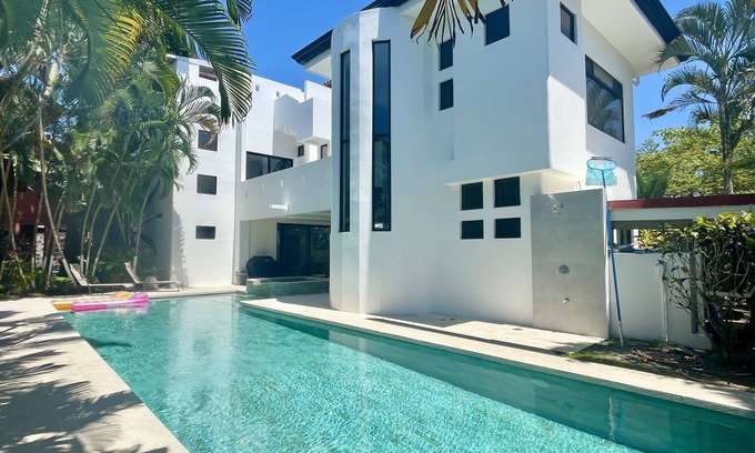 Playa Hermosa Condo | Ultra Luxury Villa 6 bedroom Villa - Private Pool on the beach!