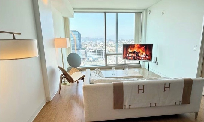 Wilshire Center Apartment | Ultra Modern 1BD 1BA Flats in heart of LA - true gem
