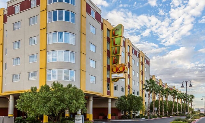 Las Vegas Apartment | Ultra Modern 1BD condo near the Famous Las Vegas S