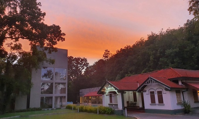 Gampaha Apartment | Ultra Modern Luxury Room Located Surrounded by Lush Green Trees