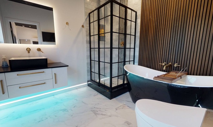 Dixie - Berryhill House | Ultra Modern Luxury Waterfront Getaway