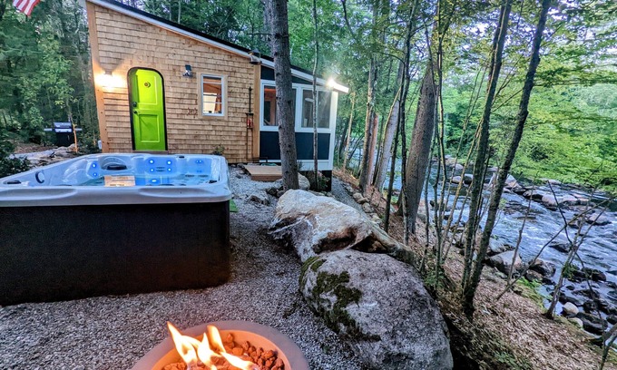 Waterford Cottage | Ultra Private, Crooked Reflections, Riverside Retreat, Hot Tub, Waterfront Glass