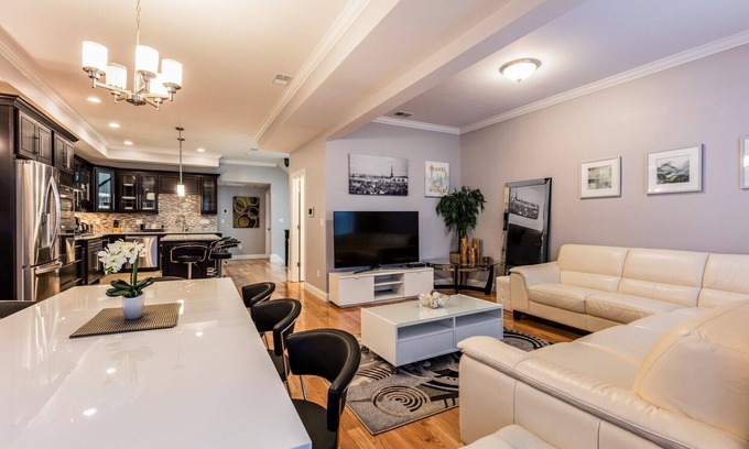 Longwood Apartment | UltraLuxe Apt in Boston Brownstone2 in Prime Location