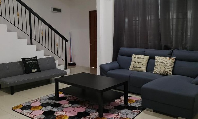 Tawau House | Ummik Homestay