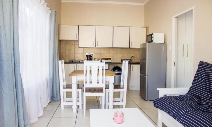 Newton Park Apartment | Umoya Cottages