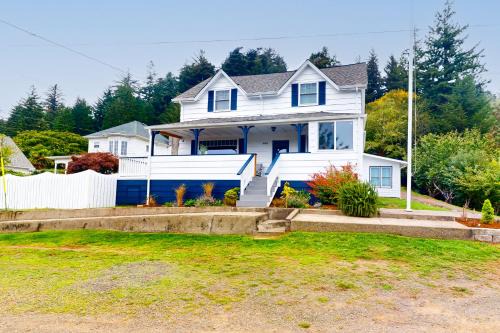 Gardiner House | Umpqua Overlook